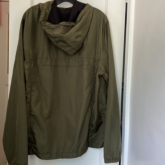 Pirates Windbreaker Jacket Converts to backpack by Quikflip - Picture 4 of 12